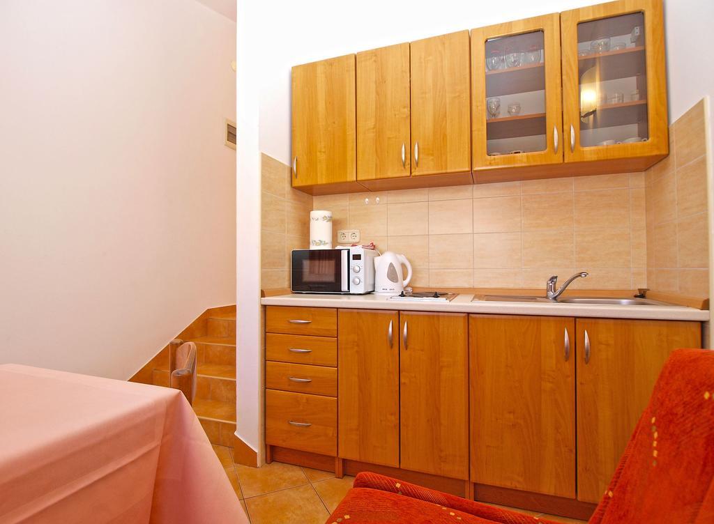 Apartments Lidija 1305 Pola Esterno foto