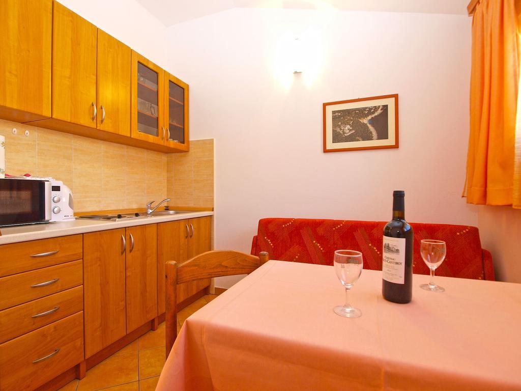Apartments Lidija 1305 Pola Esterno foto